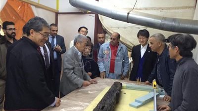 رئيس البرلمان الياباني يزور مركب خوفو الثانية (صور)