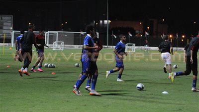 بالصور.. الأهلي ينهي مرانه المسائي بدبي