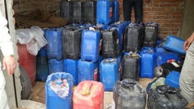 تموين مغاغة بالمنيا يصادر 2 طن سولار وسكر قبل بيعها بالسوق السوداء