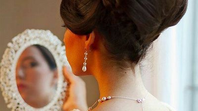 سلاسل الظهر موضة الموسم لعروس 2018 (صور)