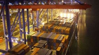 الإجراءات المتبعة خلال تفريغ شحنات النظائر المشعة بالمطار