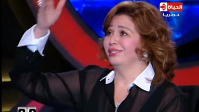 بالفيديو.. إلهام شاهين: «جلال الشرقاوى ضربنى بالقلم على المسرح»