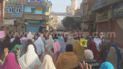 أهالي أبو سليمان يطاردون عناصر الإرهابية بالشوارع