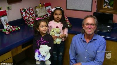 فتاة ترسل طلباتها لبابا نويل ببالون وتحصل على مفاجأة غير متوقعة (فيديو)