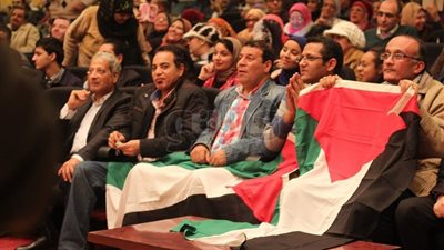 رئيس تحرير فيتو وأعضاء مجلس الصحفيين يقفون دقيقة تضامنا مع القدس (صور)