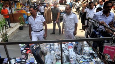 استمرار حملات إزالة الإشغالات ونقل الباعة الجائلين بأسيوط