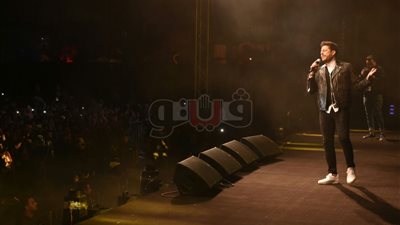 حماقي يتألق في حفل الأكاديمية البحرية بالحديقة الصينية (صور)