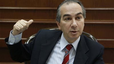 إحالة 3 مشرفي نظافة للتحقيق بالجيزة