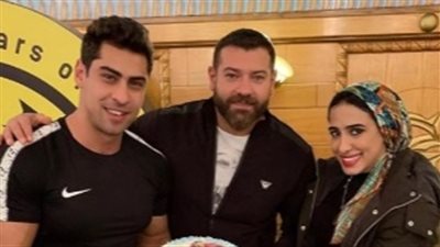 تعرف على مفاجأة أصدقاء عمرو يوسف له في عيد ميلاده (فيديو وصور)