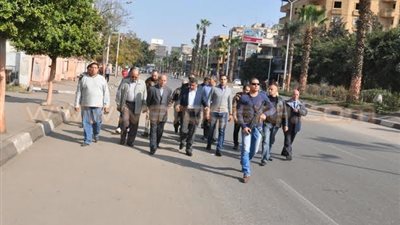 محافظ الجيزة يتفقد الأوضاع الأمنية أمام قسم شرطة الطالبية