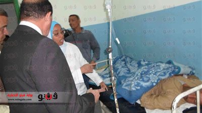 بالصور.. محافظ الوادي الجديد يتفقد مصابي حادث 