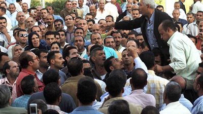 الأحد.. وقفة لموظفي التأمين الصحي على 