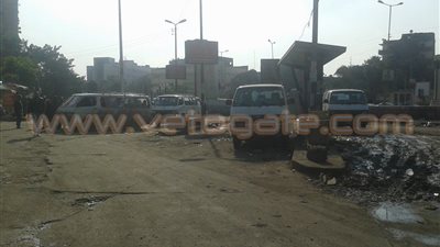 بالصور.. في موقف أحمد حلمي.. «حضرت الميكروباصات.. وغاب الركاب»