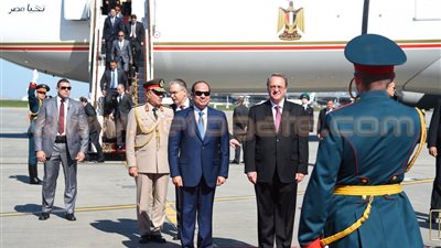 «السيسي» يصل باريس للمشاركة في قمة المناخ