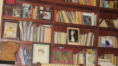 من الصديق «الجبرتي» إلى «إهداءات محفوظ».. مكتبة «جاهين» أي شيء عن كل شيء