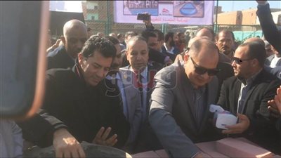 تصادم سيارتين بموكب وزير الرياضة أثناء زيارته للفيوم