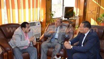 بالصور.. جامعة القناة تستضيف حفل إفطار للطلاب الوافدين بمشاركة 13 دولة