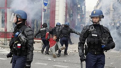 اشتباكات بين قوات الأمن الفرنسية ومتظاهرين في باريس