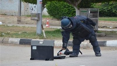 «المفرقعات» تفكك قنبلتين في شارع السودان..تحتويان على بارود وبلي ومادة TNT شديدة الانفجار.. نيابة الجيزة تستمع لشهود العيان.. والقوات تستخدم المياه في إبطال مفعولهما
