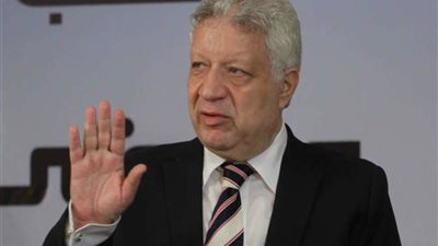 مرتضى منصور ينقل المؤتمر الصحفي عبر شاشات لأعضاء الزمالك