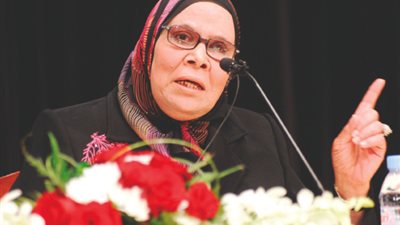 «حرمـت أحبـك».. قالوا: دباديبهم ملعونة.. وقلوبهم تزنى.. آمنة نصير: «الفالنتين» عيد أعداء الله.. وجائز بشرط الاحتشام.. خالد سعيد: الأضحى والفطر عيدانا.. وعيد الحب بوابة للزنى