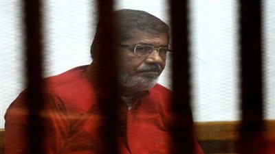 النيابة: أعلنا مبارك بضرورة حضوره في محاكمة مرسي بـ«اقتحام السجون»