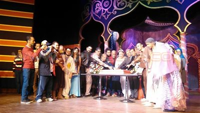 الفخراني يبكي في حفل «ليلة من ألف ليلة» على المسرح القومي