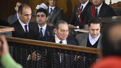 مبارك: «الإخوان عندهم وزير مالية.. ورجعت البلتاجي من إسرائيل»