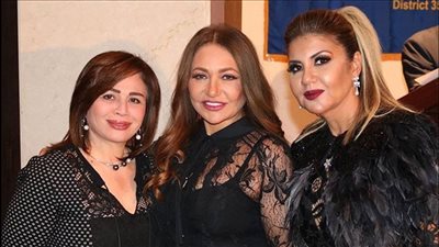 إلهام شاهين توجه كلمات مؤثرة لبوسي شلبي وليلى علوي