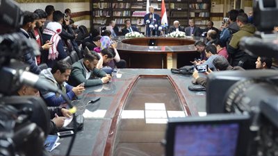 مرتضى منصور: مكافأة شهر للعاملين بالزمالك