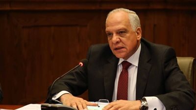 محافظ الجيزة: متوسط أعمار عمال النظافة 58 سنة وأغلبهم مرضى