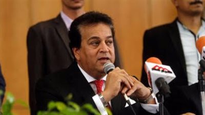 عبد الغفار يتلقى تقريرا عن استخدام مادة جديدة لزيادة الأسماك