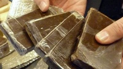 جمارك الطرود البريدية تضبط كمية من مخدر الحشيش