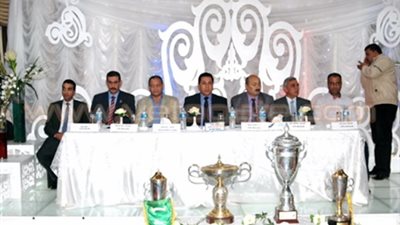 محافظ الشرقية يكرم رجال الأعمال الداعمين لفريق الهوكى