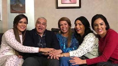 دنيا المصري ولوسي في كواليس تصوير «البيت الكبير»