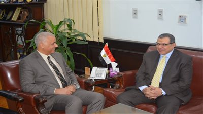 القوى العاملة وجامعة الإسكندرية توقعان بروتوكولا لتدريب الطلاب