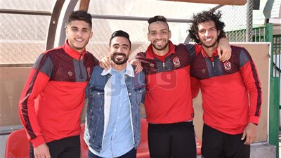 محمود وحيد يظهر في الأهلي للمرة الأولى ويجتمع مع عبد الحفيظ