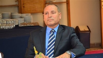 نائب محافظ القاهرة يتابع إصلاح كسر في خط غاز أمام قاعة المؤتمرات