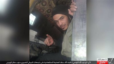 بالفيديو والصور.. «داعشى» يُبارك عمليته الانتحارية بـ«ابتسامة»