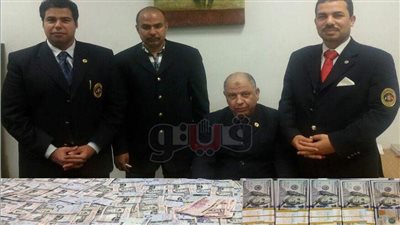 ضبط مهندسة حاولت تهريب نقد أجنبي في مناطق حساسة بمطار برج العرب