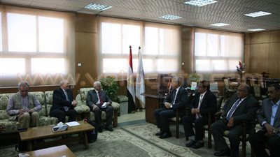 بالصور.. «جنوب الوادي» تنظم ورشة عمل عن تنمية منطقة المثلث الذهبي