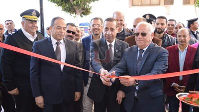 محافظ بورسعيد يفتتح مكتب سجل مدني العرب (صور)
