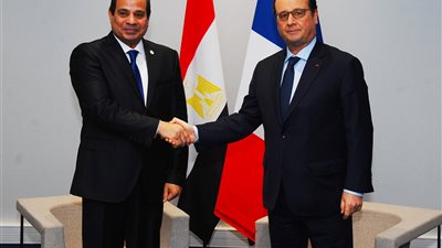 «هولاند» يشيد بالمواقف المصرية الداعمة «فرنسا» في مواجهتها الإرهاب