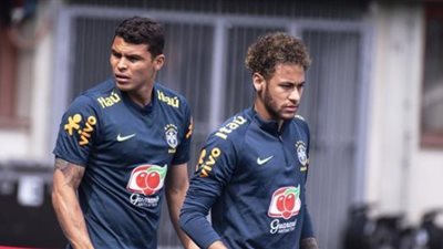 متفوقًا على نيمار.. تياجو سيلفا أفضل لاعب أجنبي بالدوري الفرنسي في 2018