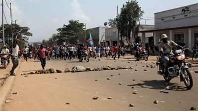 شرطة الكونغو تطلق الغاز المسيل للدموع لإخماد المتظاهرين