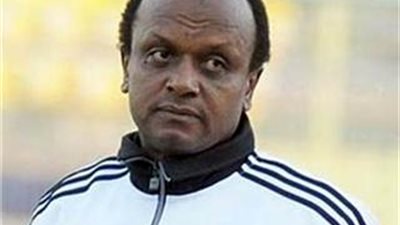 إسماعيل يوسف يساند فريق الزمالك في المران