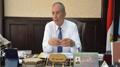 محافظ البحر الأحمر ورئيس شركة المياه يفتتحان محطة الصرف شمال الأحياء