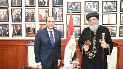 تواضروس يستقبل السفير اللبناني في آخر أيام عمله بالقاهرة (صور)