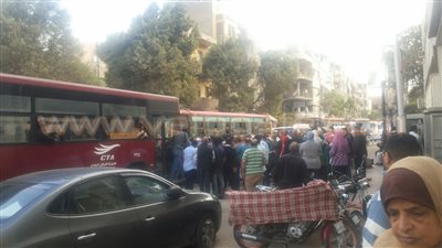 بالصور.. أهالي «تل العقارب» يعتدون على رئيس حي السيدة زينب