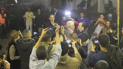 نجوم الأهلي والزمالك في عزاء أحمد رفعت (فيديو وصور)